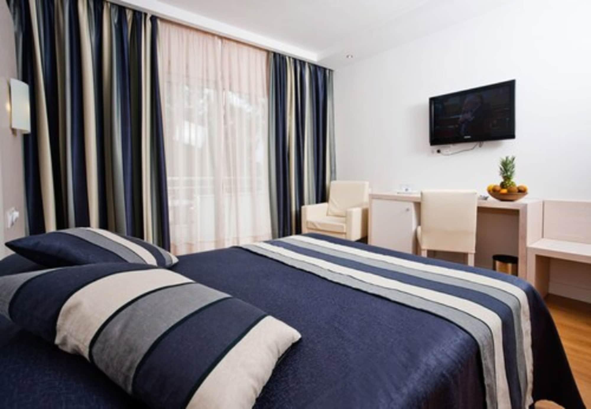Sagitario Playa Hotel Кала Бланка Екстериор снимка