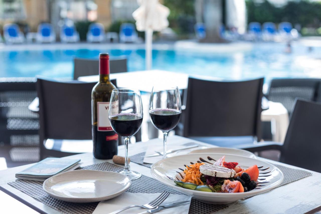 Sagitario Playa Hotel Кала Бланка Екстериор снимка