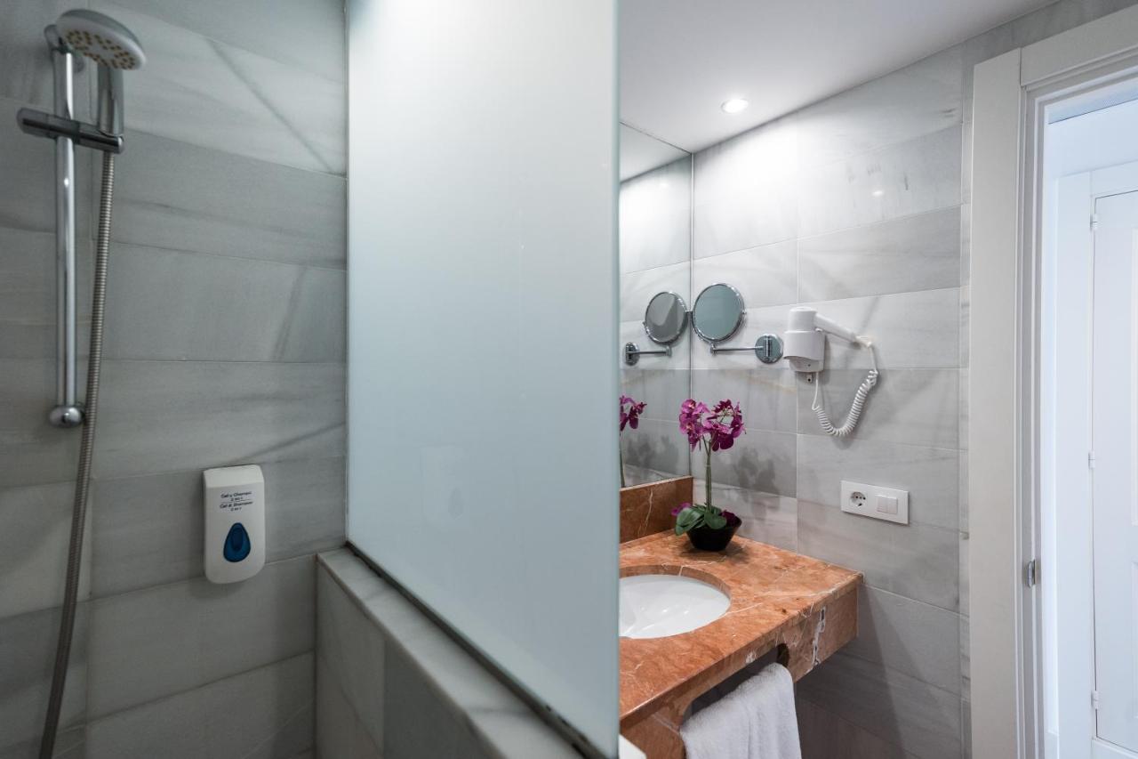 Sagitario Playa Hotel Кала Бланка Екстериор снимка